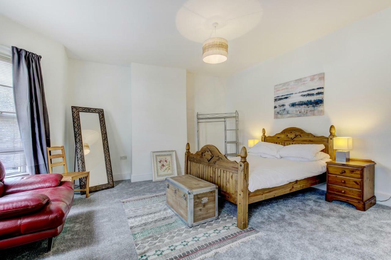 Вілла Lovely 3 Bed House In Бристоль Екстер'єр фото